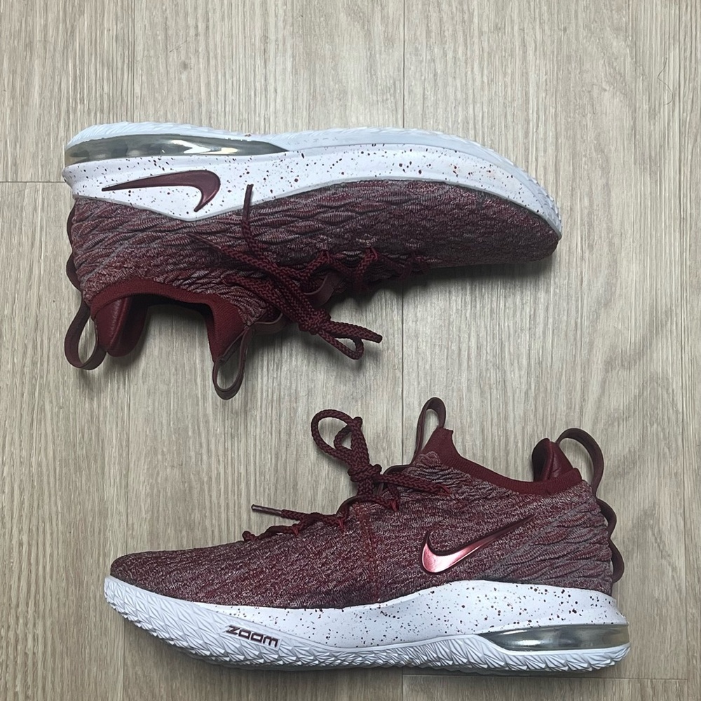 Nike LeBron 15 Low Basketball Shoes Size 10.5 Ashes Team Red Cleveland Red Wine - Picture 3 of 8